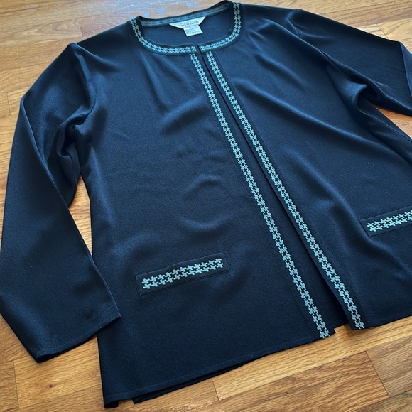 Black Jacket with greenish/gray design - Picture 3 of 6